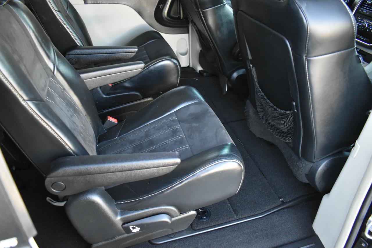 Chrysler Town & Country Touring-L 2014