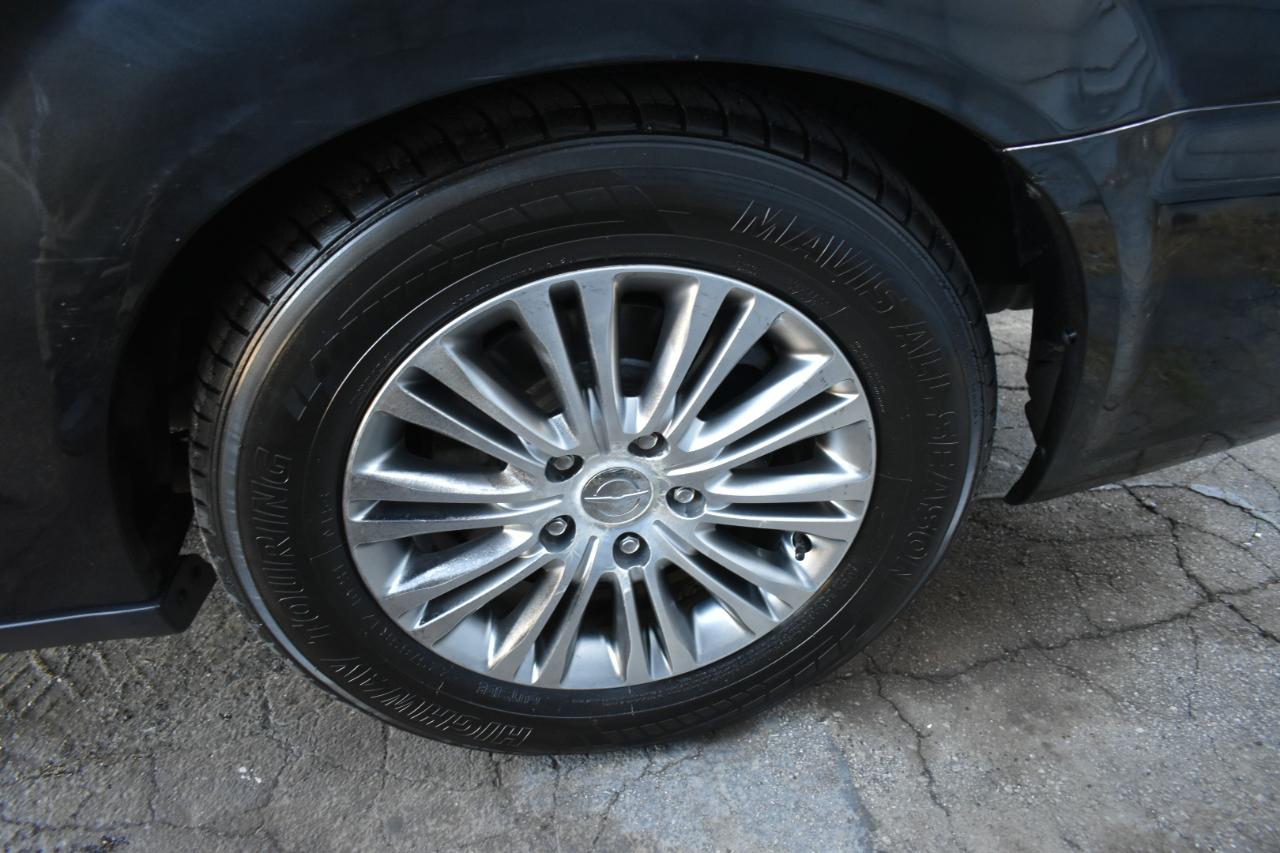 Chrysler Town & Country Touring-L 2014