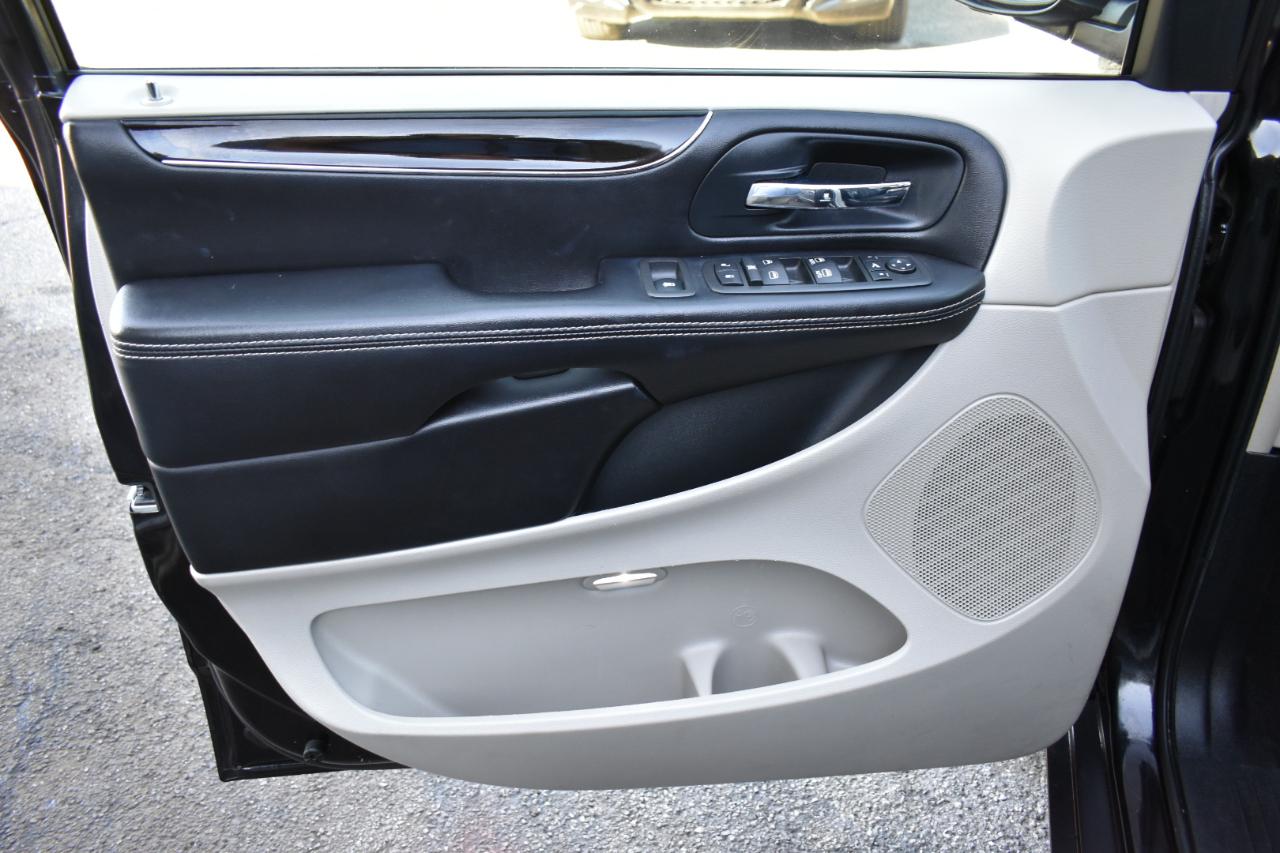 Chrysler Town & Country Touring-L 2014