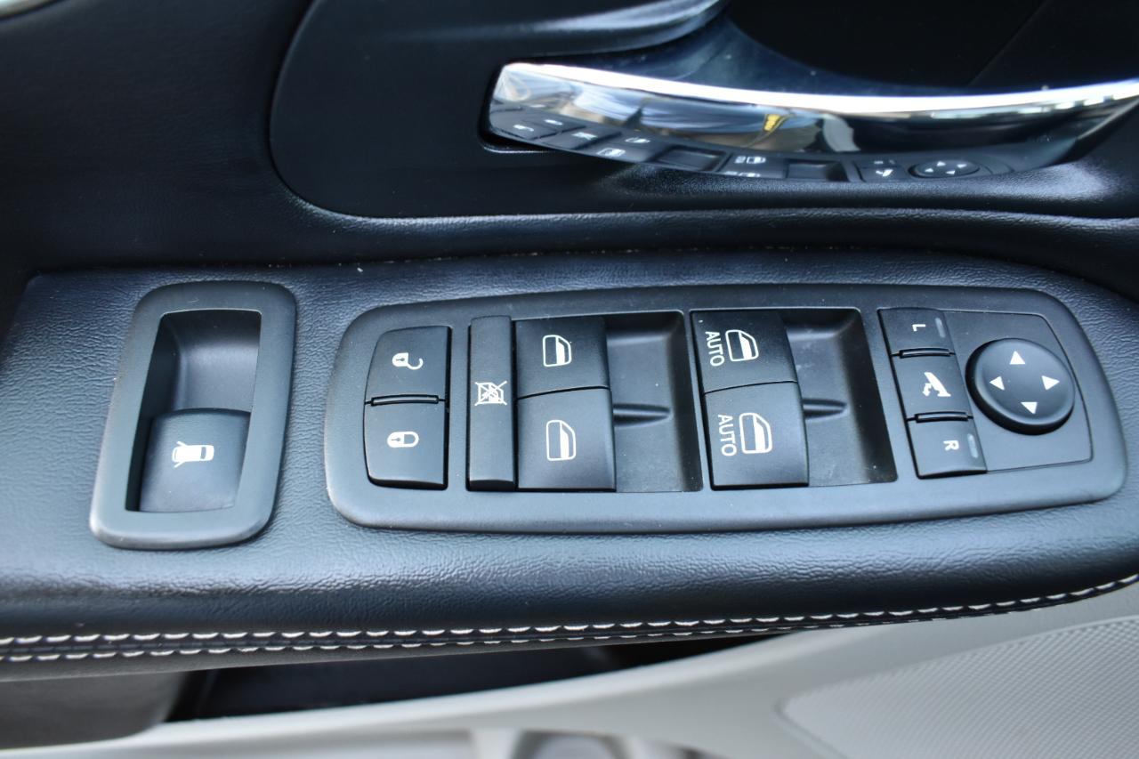 Chrysler Town & Country Touring-L 2014
