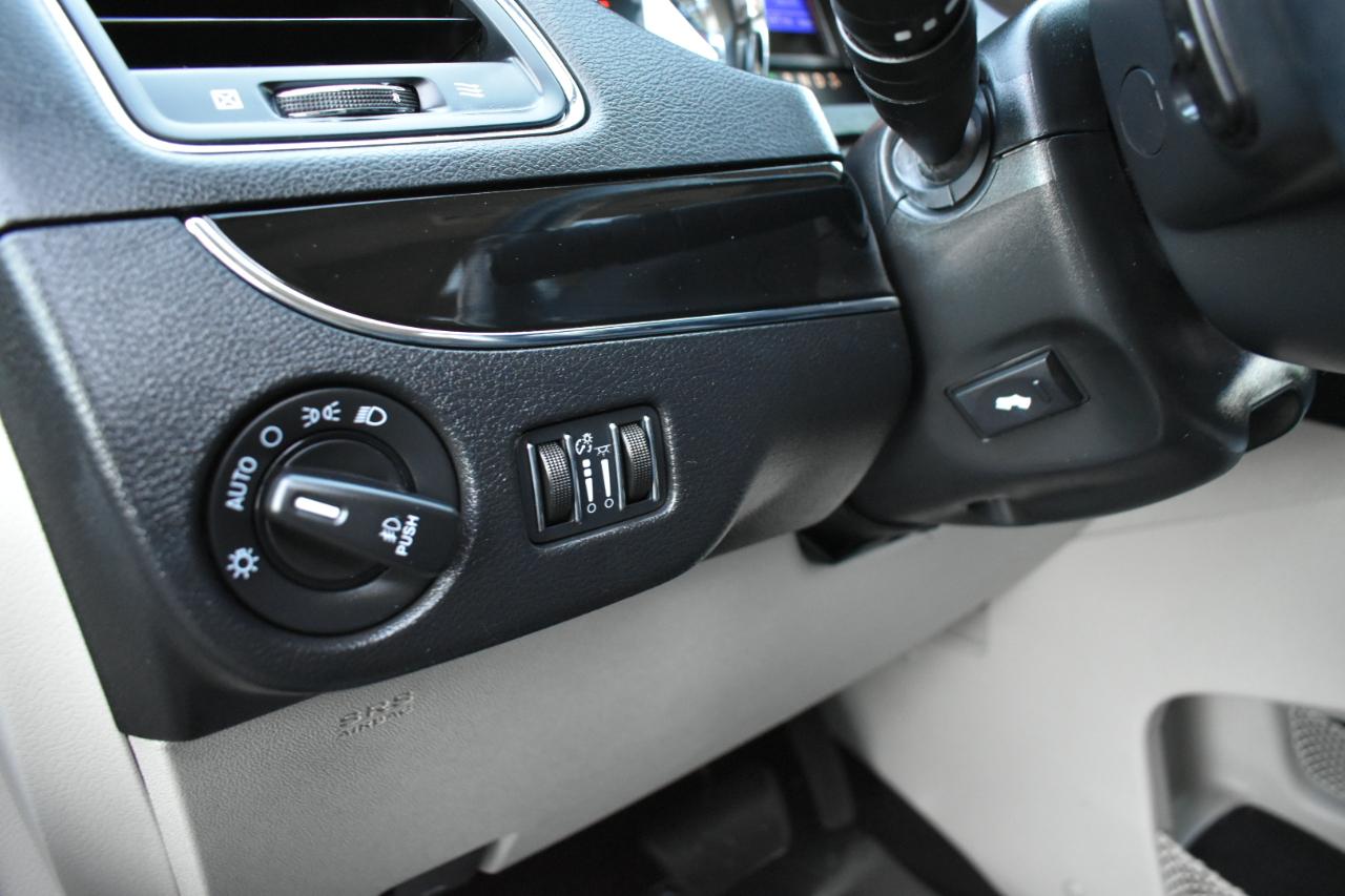 Chrysler Town & Country Touring-L 2014