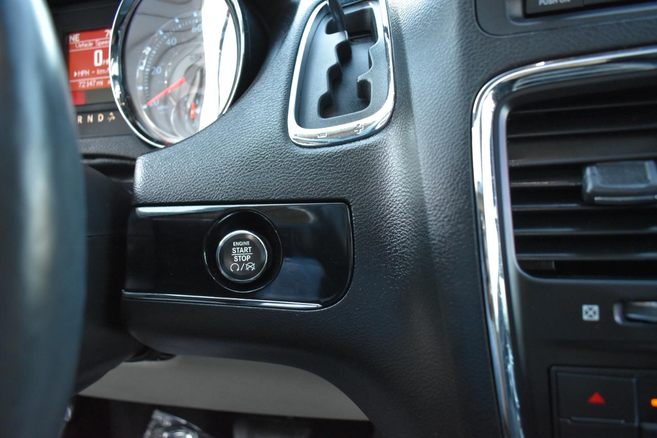 Chrysler Town & Country Touring-L 2014