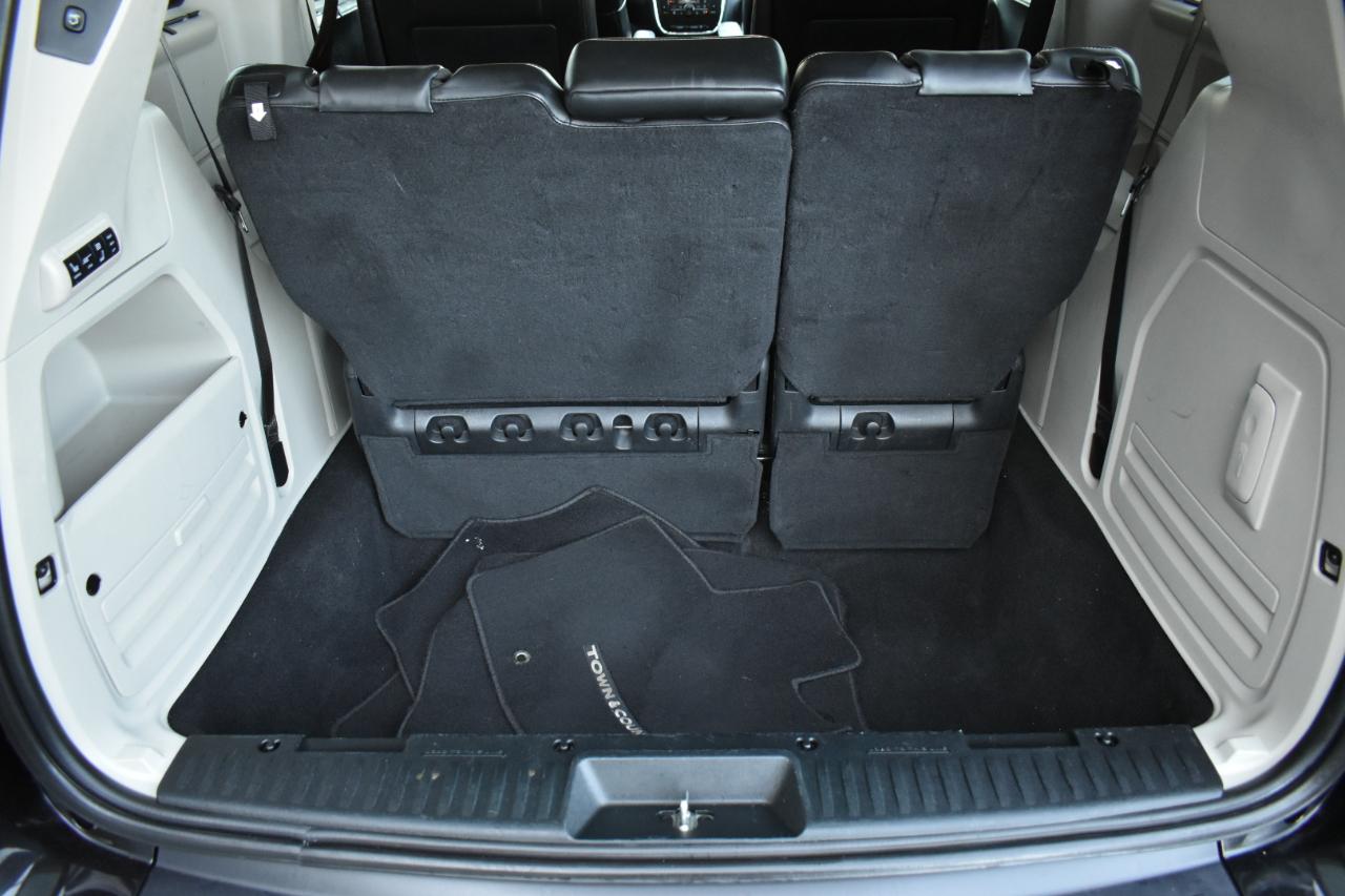 Chrysler Town & Country Touring-L 2014