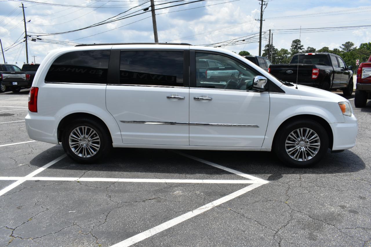 Chrysler Town & Country Touring-L 2014