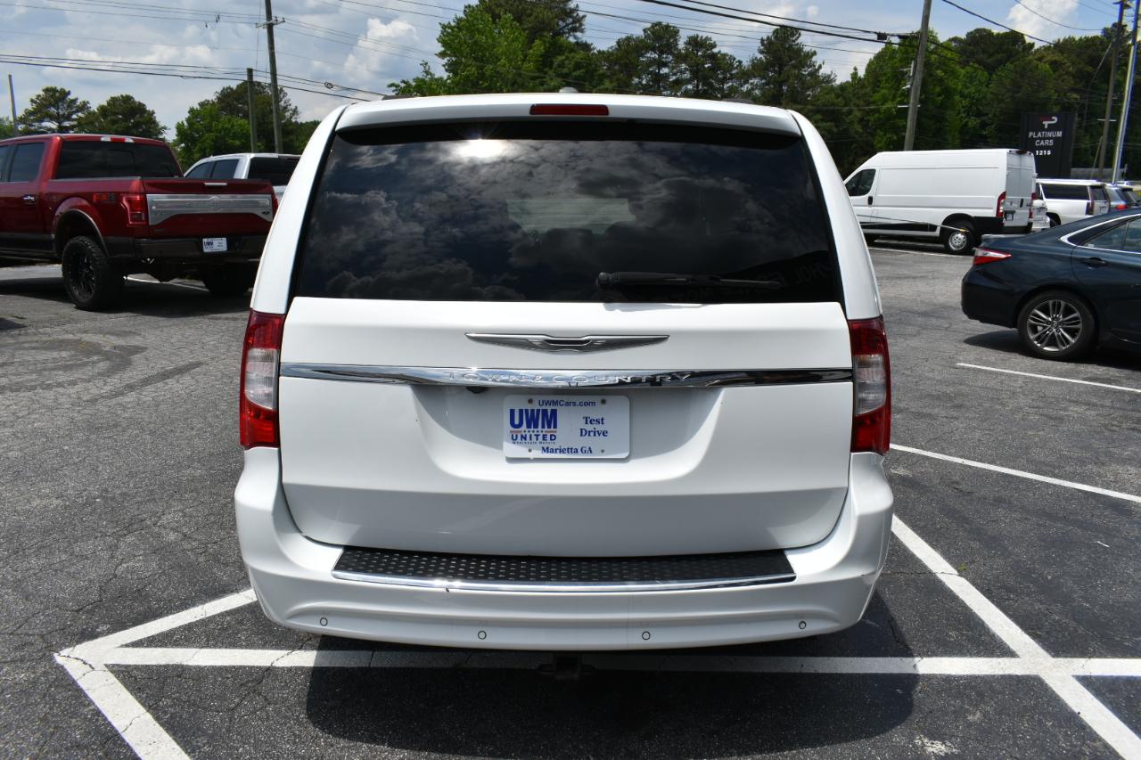 Chrysler Town & Country Touring-L 2014