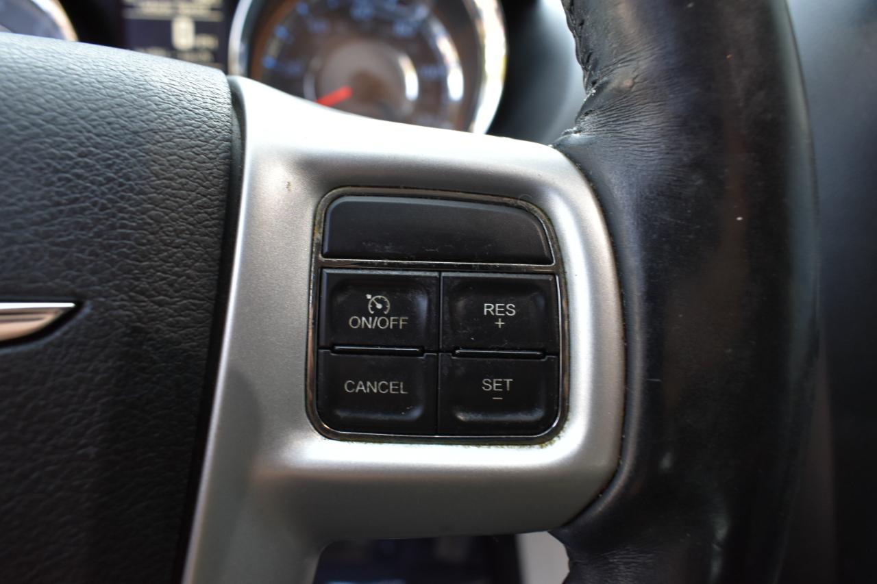 Chrysler Town & Country Touring-L 2014