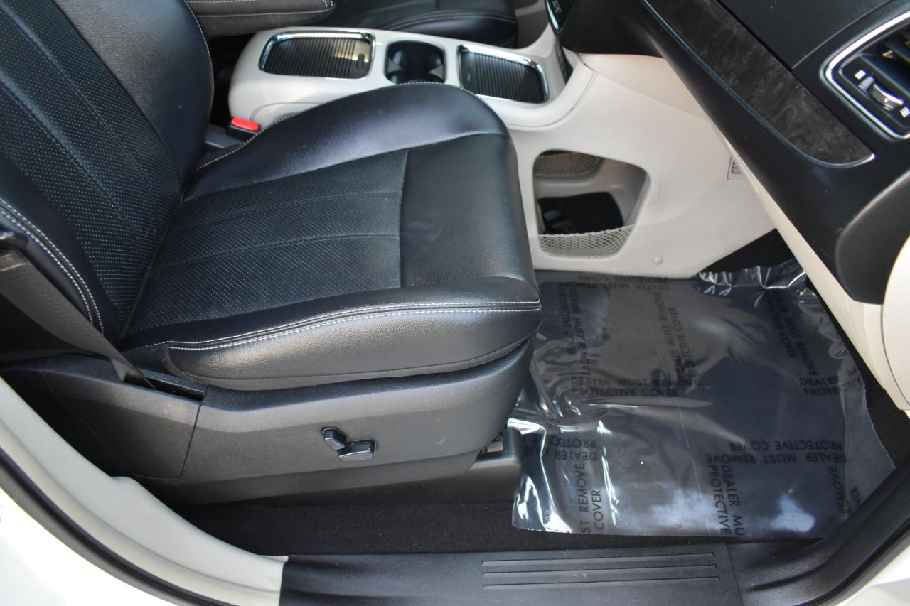 Chrysler Town & Country Touring-L 2014