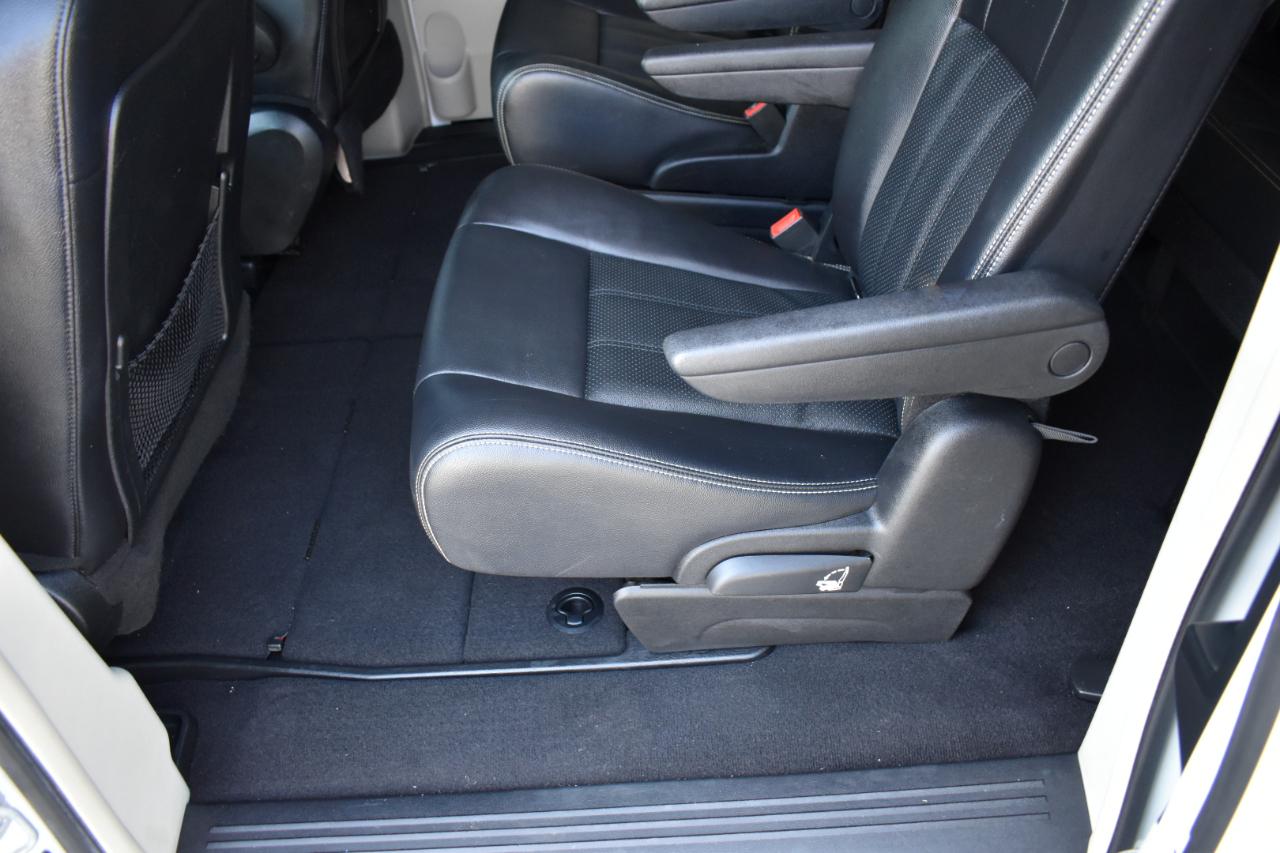 Chrysler Town & Country Touring-L 2014