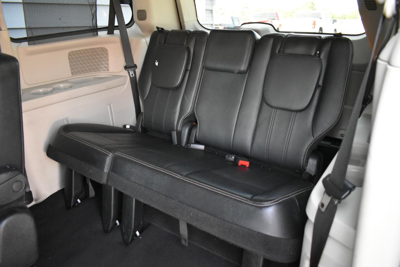 Chrysler Town & Country Touring-L 2014