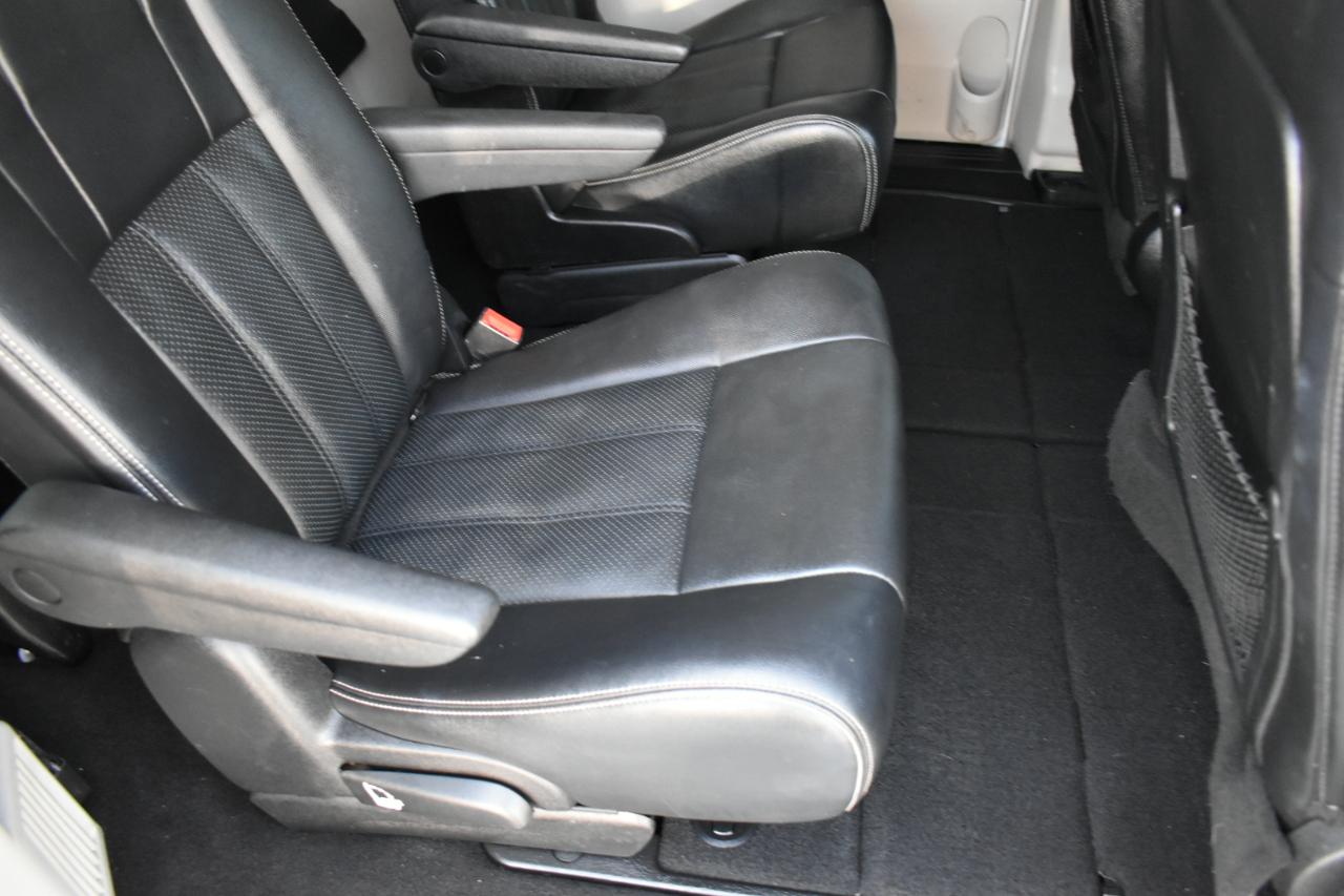 Chrysler Town & Country Touring-L 2014
