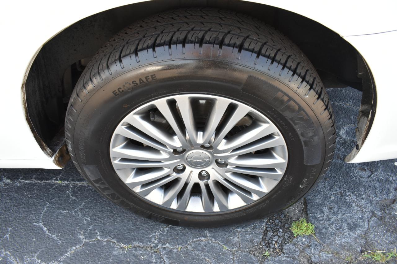Chrysler Town & Country Touring-L 2014