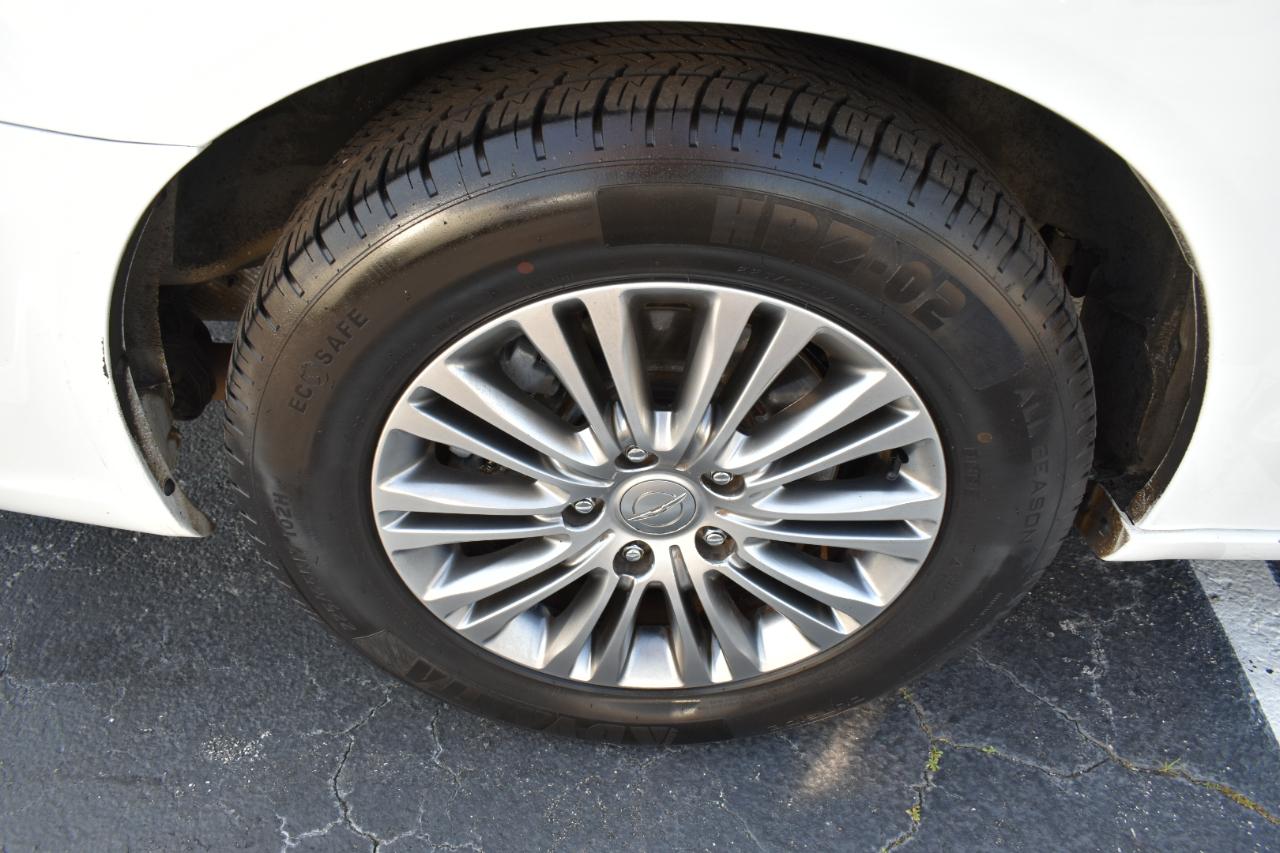 Chrysler Town & Country Touring-L 2014