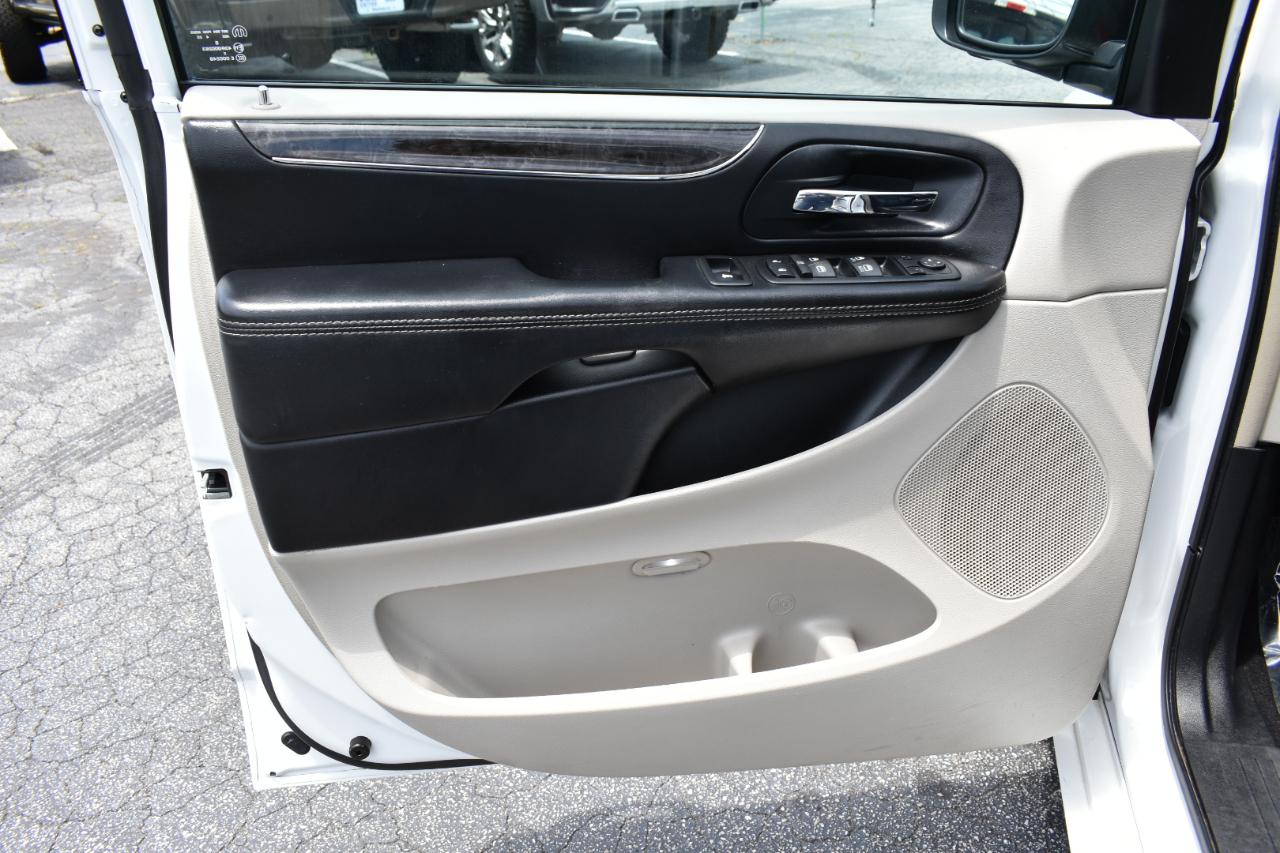 Chrysler Town & Country Touring-L 2014