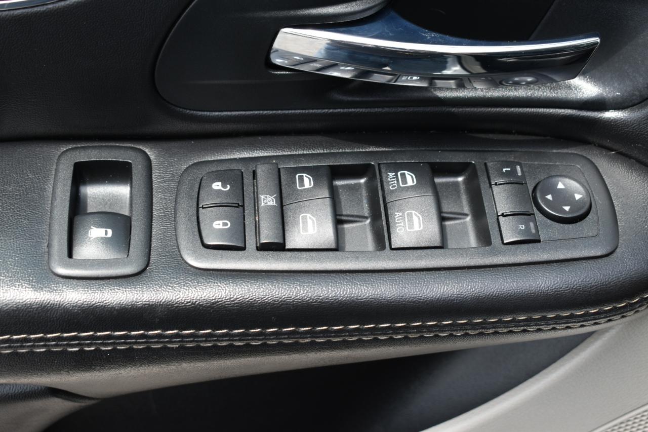 Chrysler Town & Country Touring-L 2014