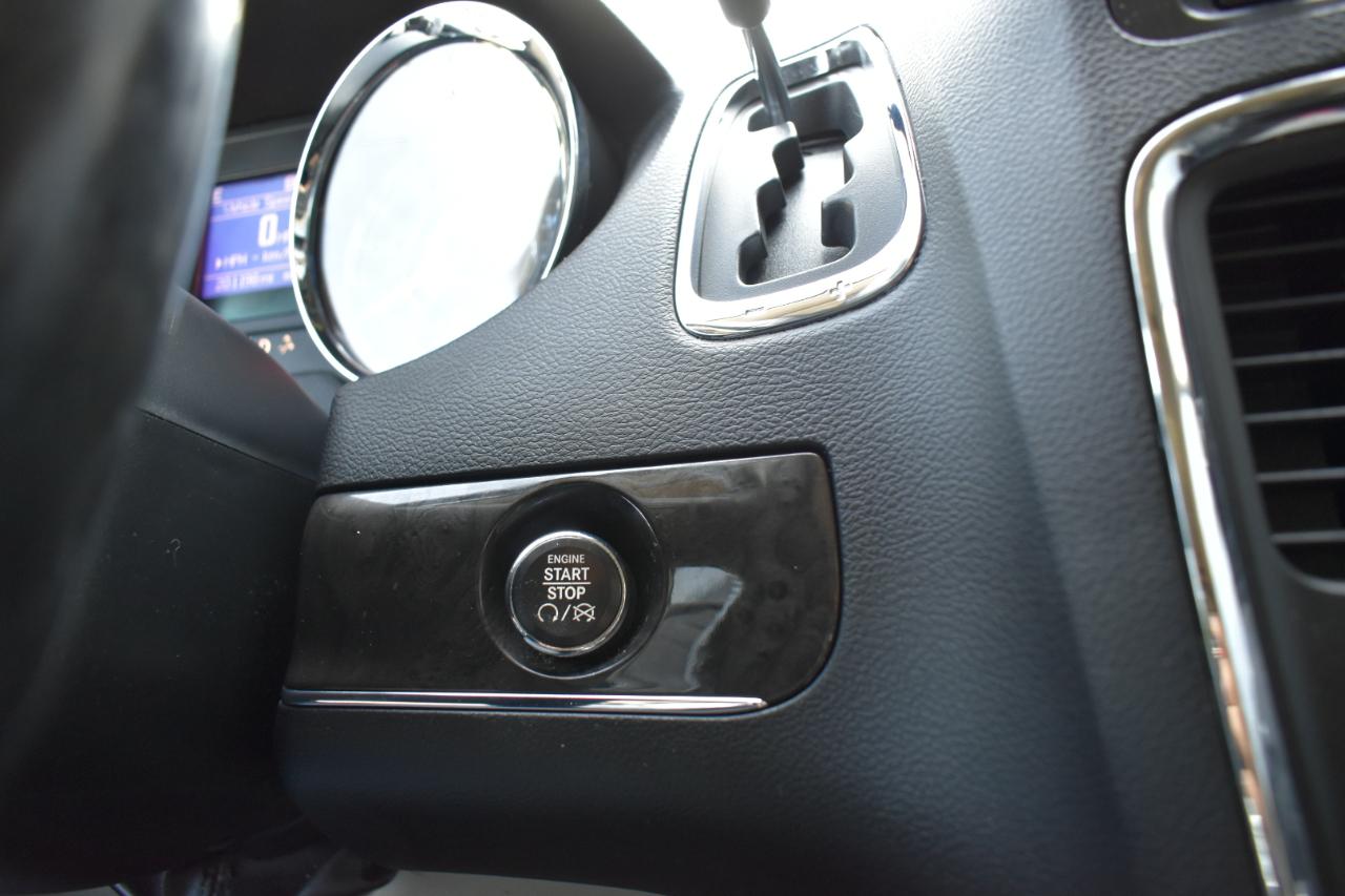 Chrysler Town & Country Touring-L 2014