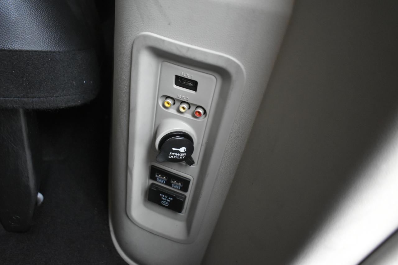 Chrysler Town & Country Touring-L 2014