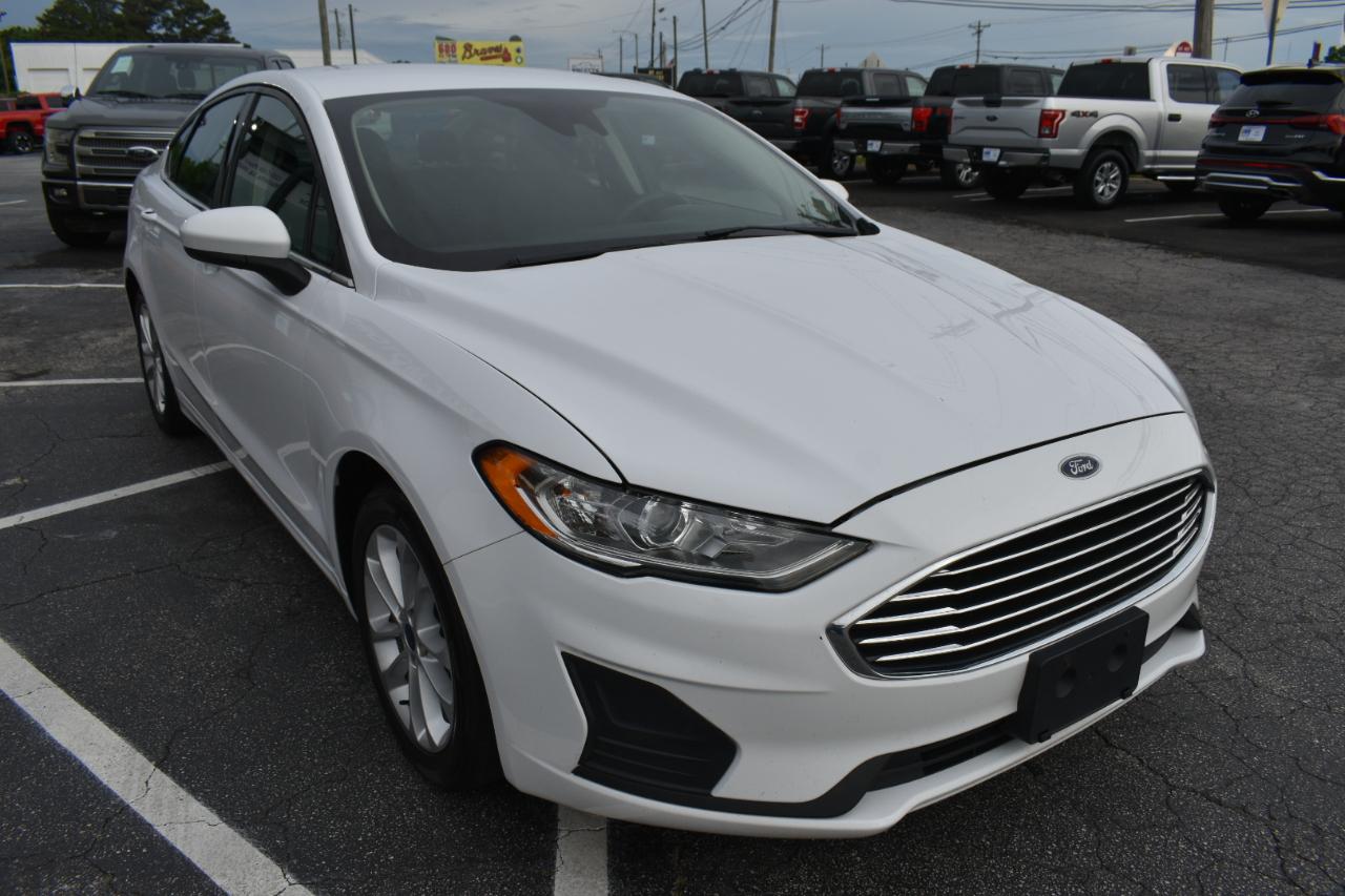 Ford Fusion Hybrid SE 2020