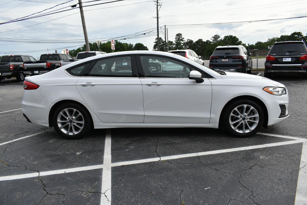 Ford Fusion Hybrid SE 2020