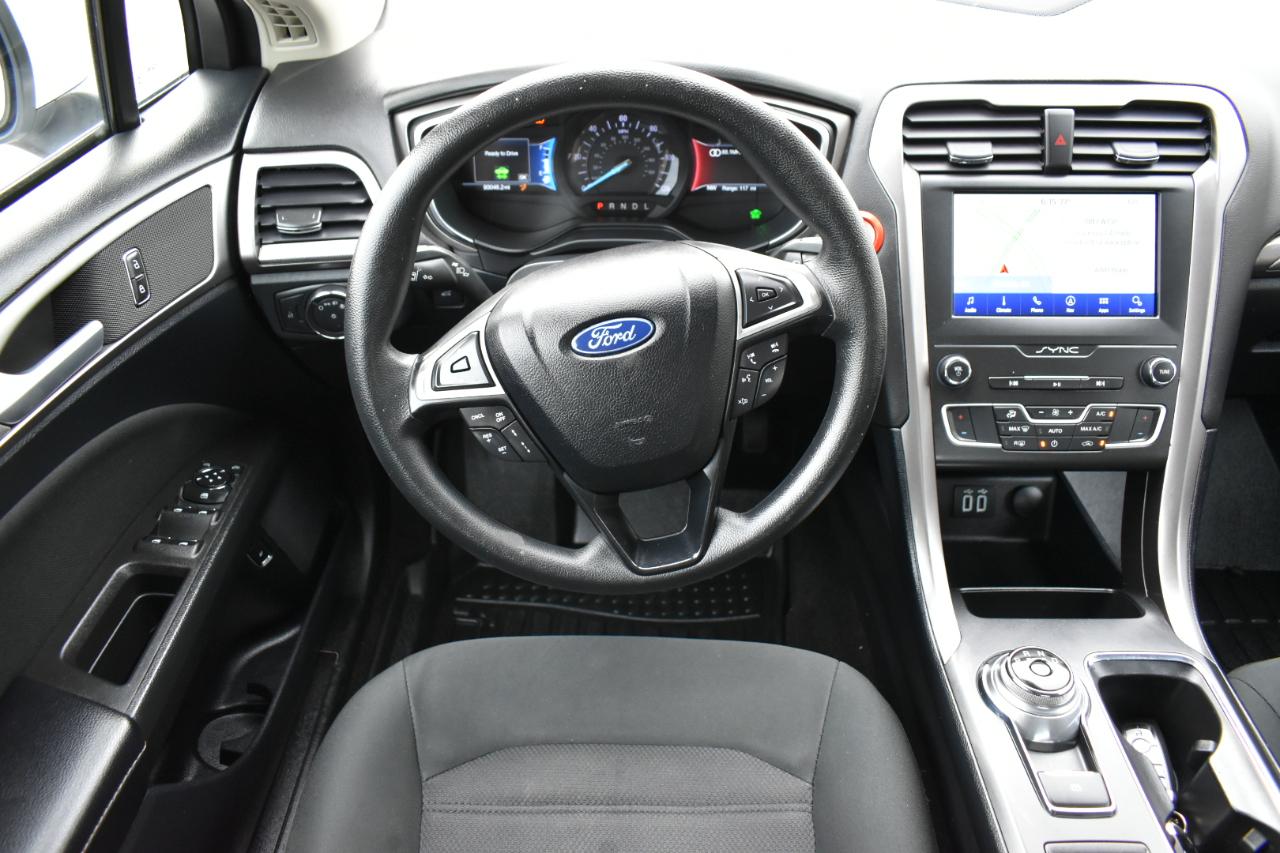 Ford Fusion Hybrid SE 2020