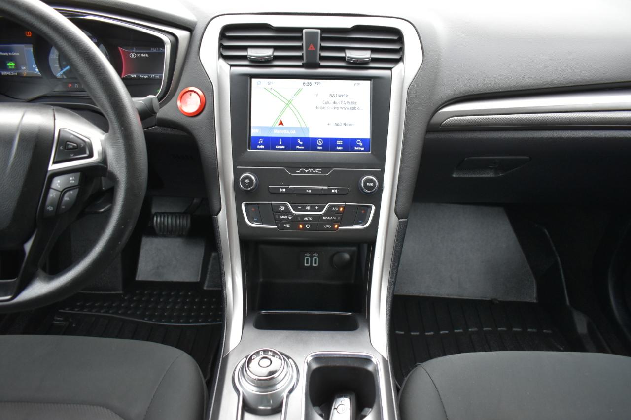 Ford Fusion Hybrid SE 2020