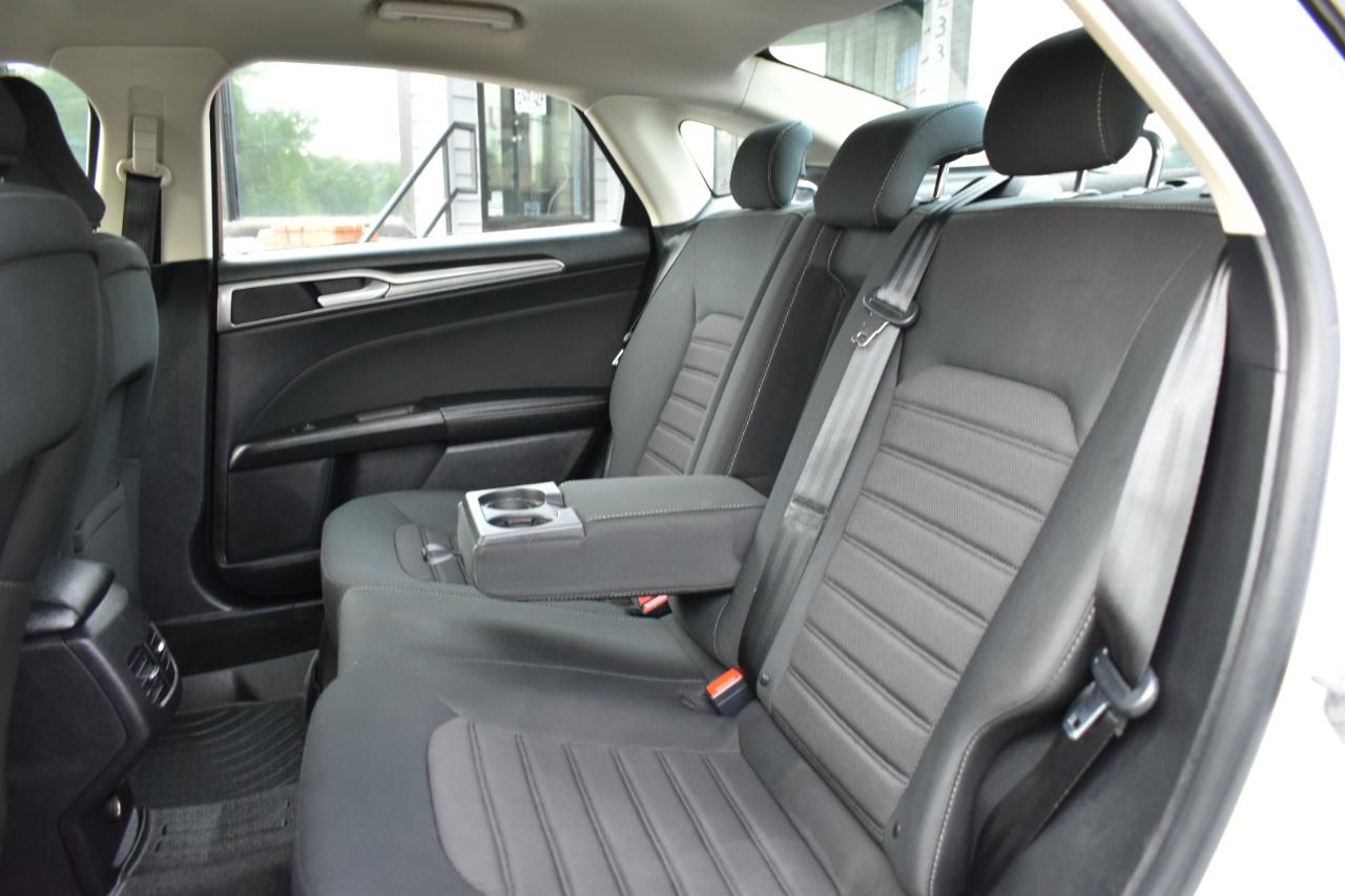Ford Fusion Hybrid SE 2020