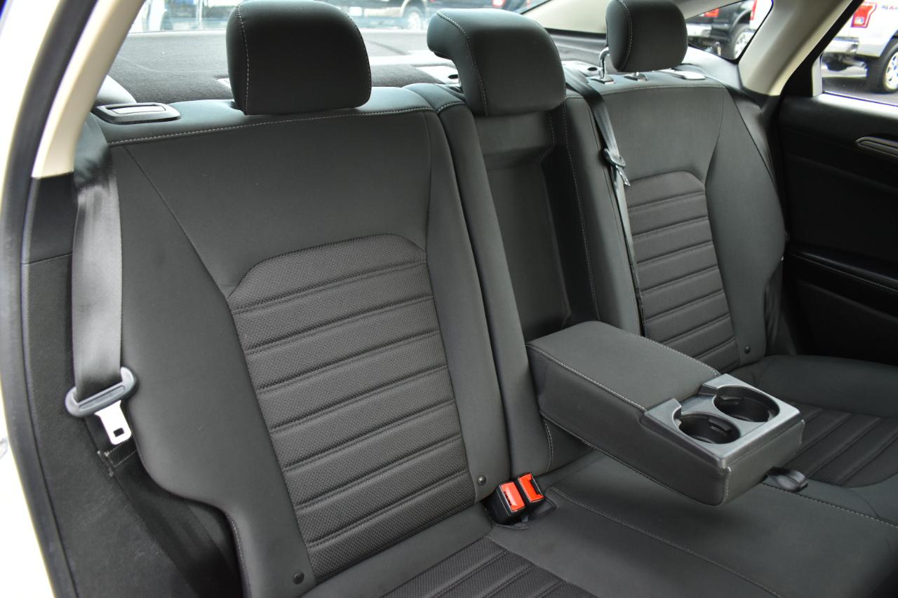 Ford Fusion Hybrid SE 2020