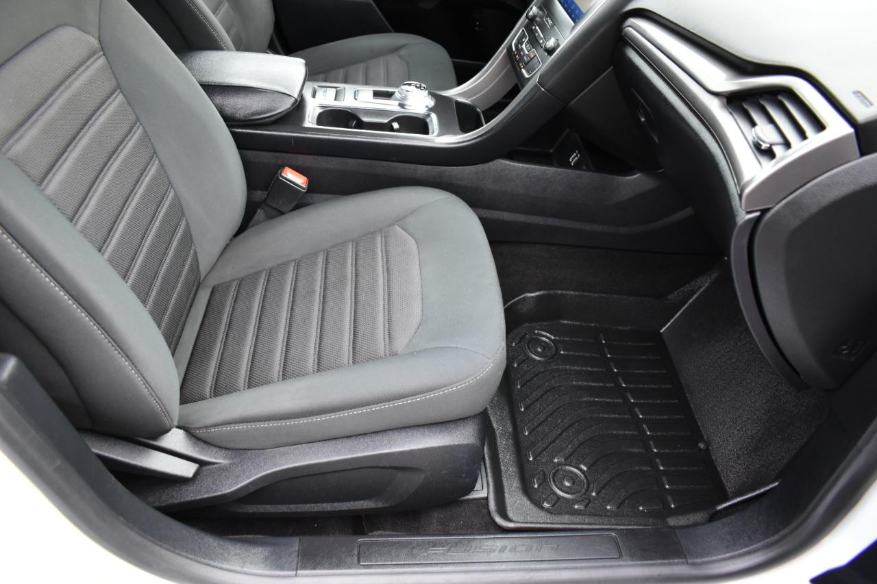 Ford Fusion Hybrid SE 2020