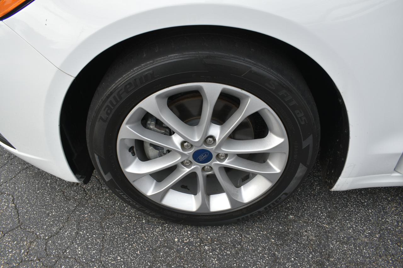 Ford Fusion Hybrid SE 2020