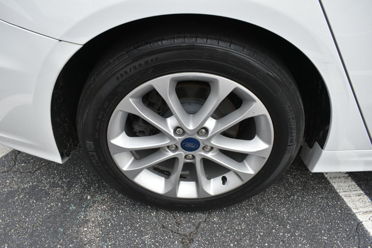 Ford Fusion Hybrid SE 2020