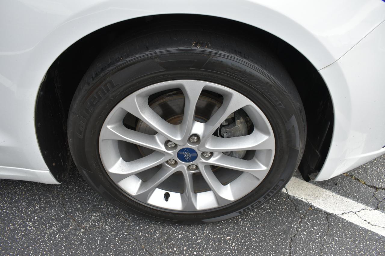 Ford Fusion Hybrid SE 2020