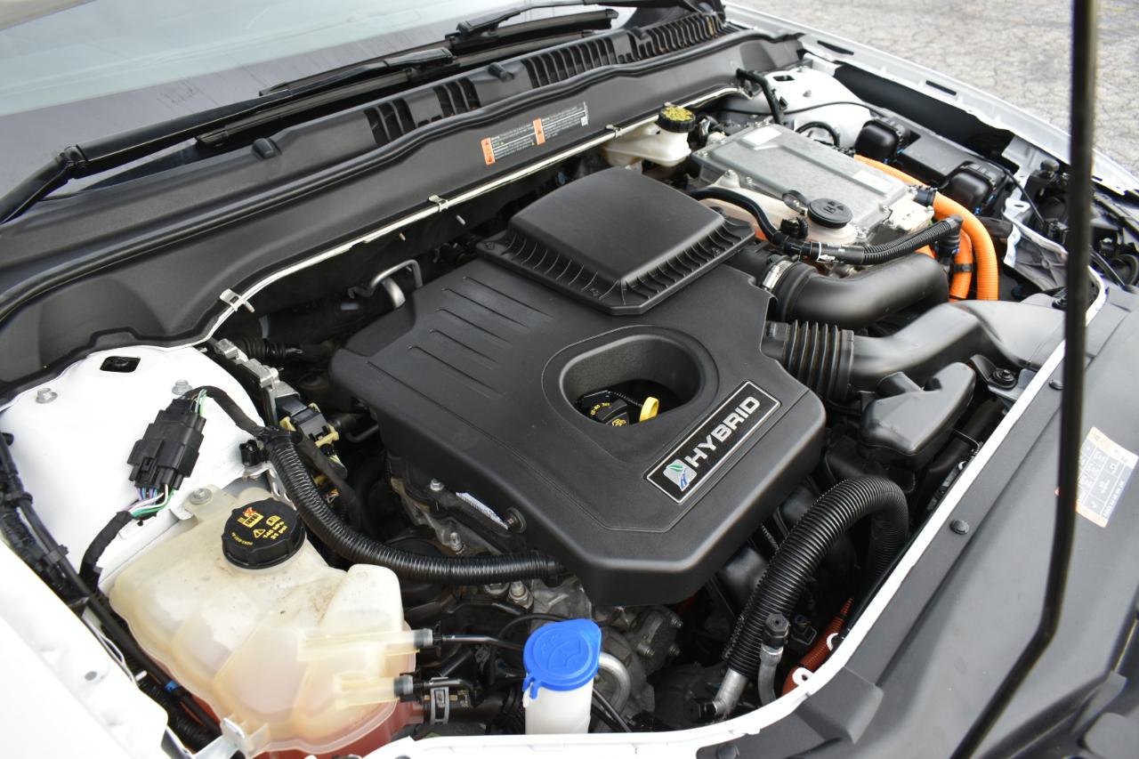 Ford Fusion Hybrid SE 2020