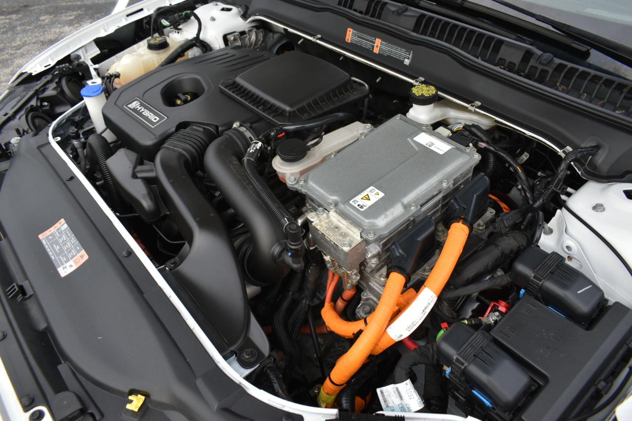 Ford Fusion Hybrid SE 2020