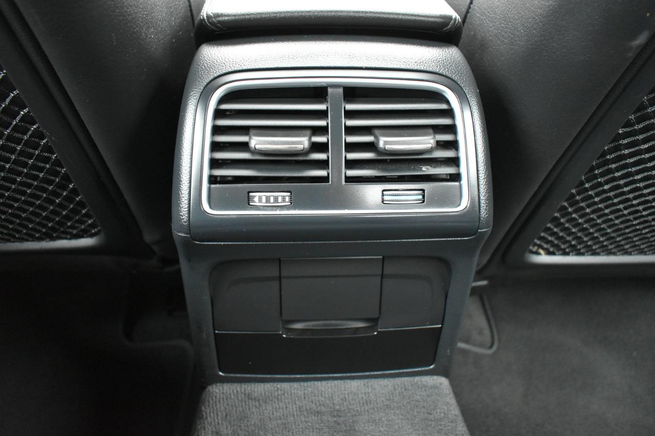 Audi A4 2.0T Premium quattro Sedan AWD 8A 2016