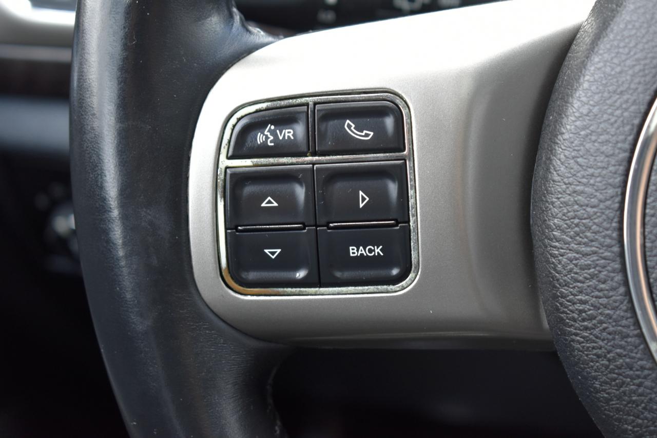 Jeep Grand Cherokee Laredo 2WD 2013