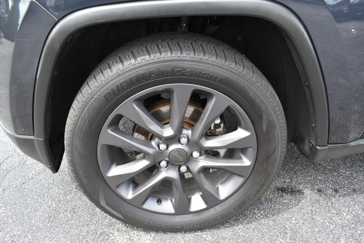 Jeep Grand Cherokee Laredo 2WD 2013