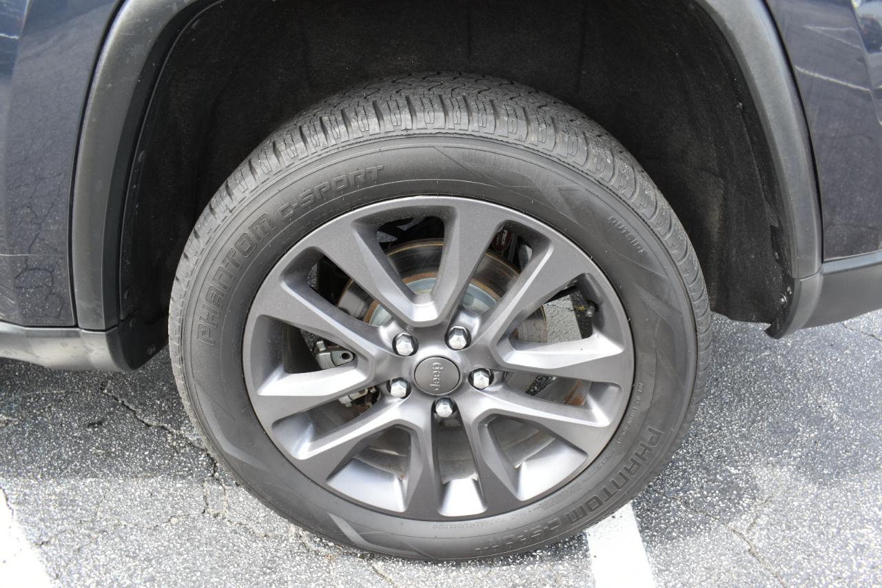 Jeep Grand Cherokee Laredo 2WD 2013