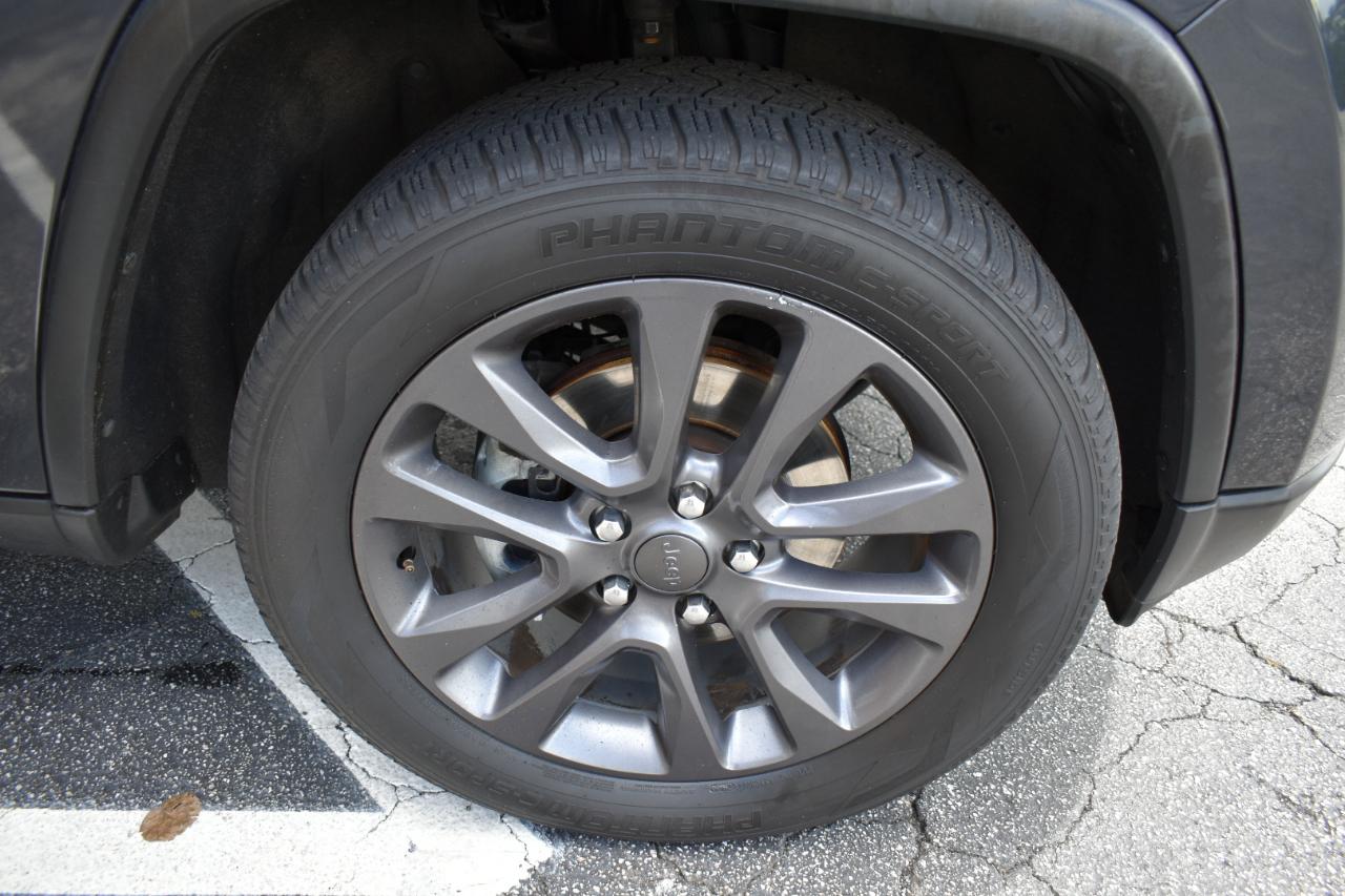 Jeep Grand Cherokee Laredo 2WD 2013