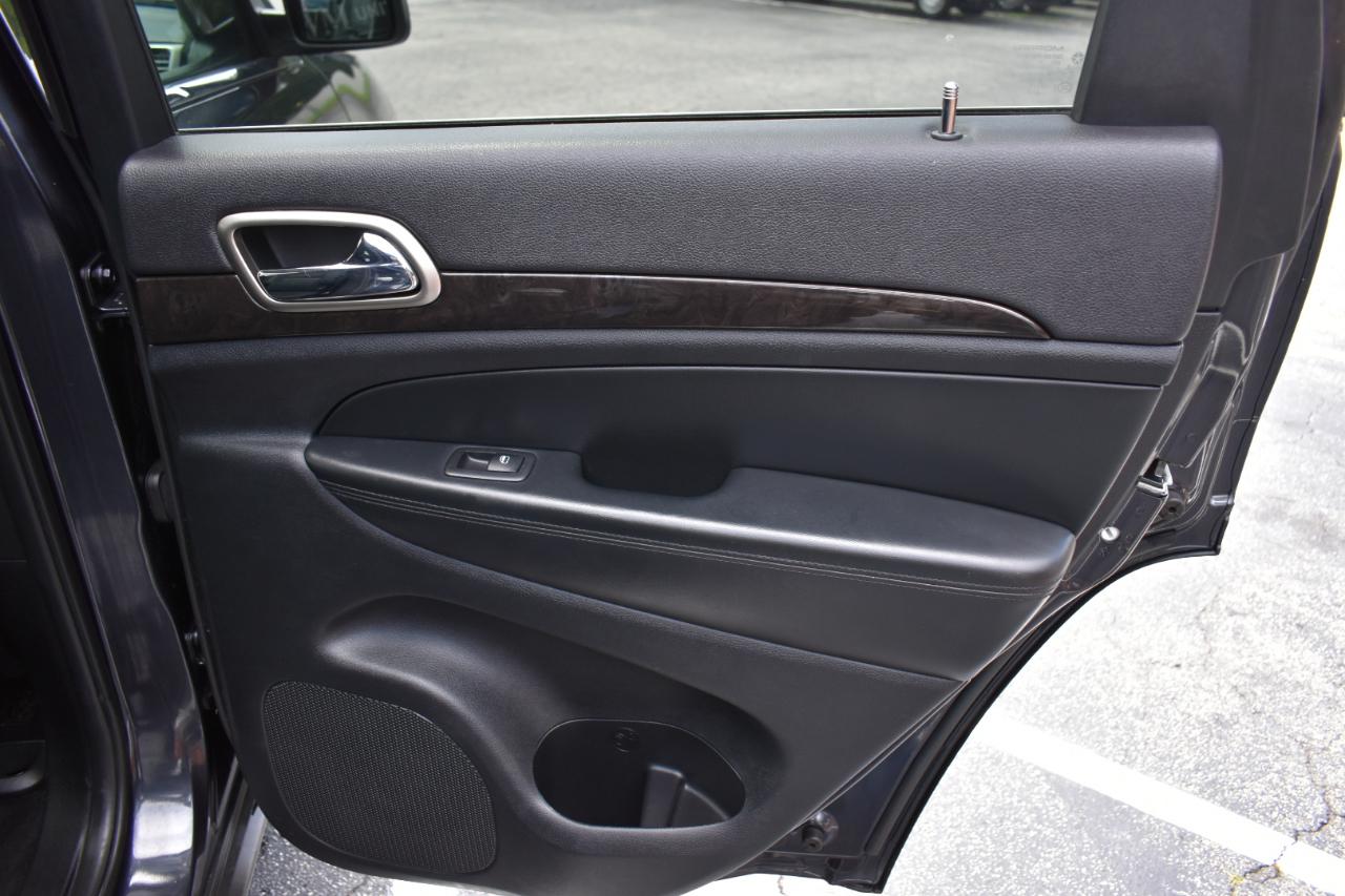 Jeep Grand Cherokee Laredo 2WD 2013