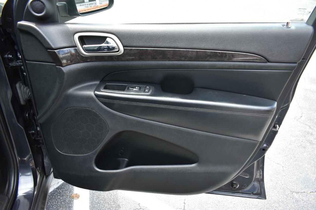 Jeep Grand Cherokee Laredo 2WD 2013