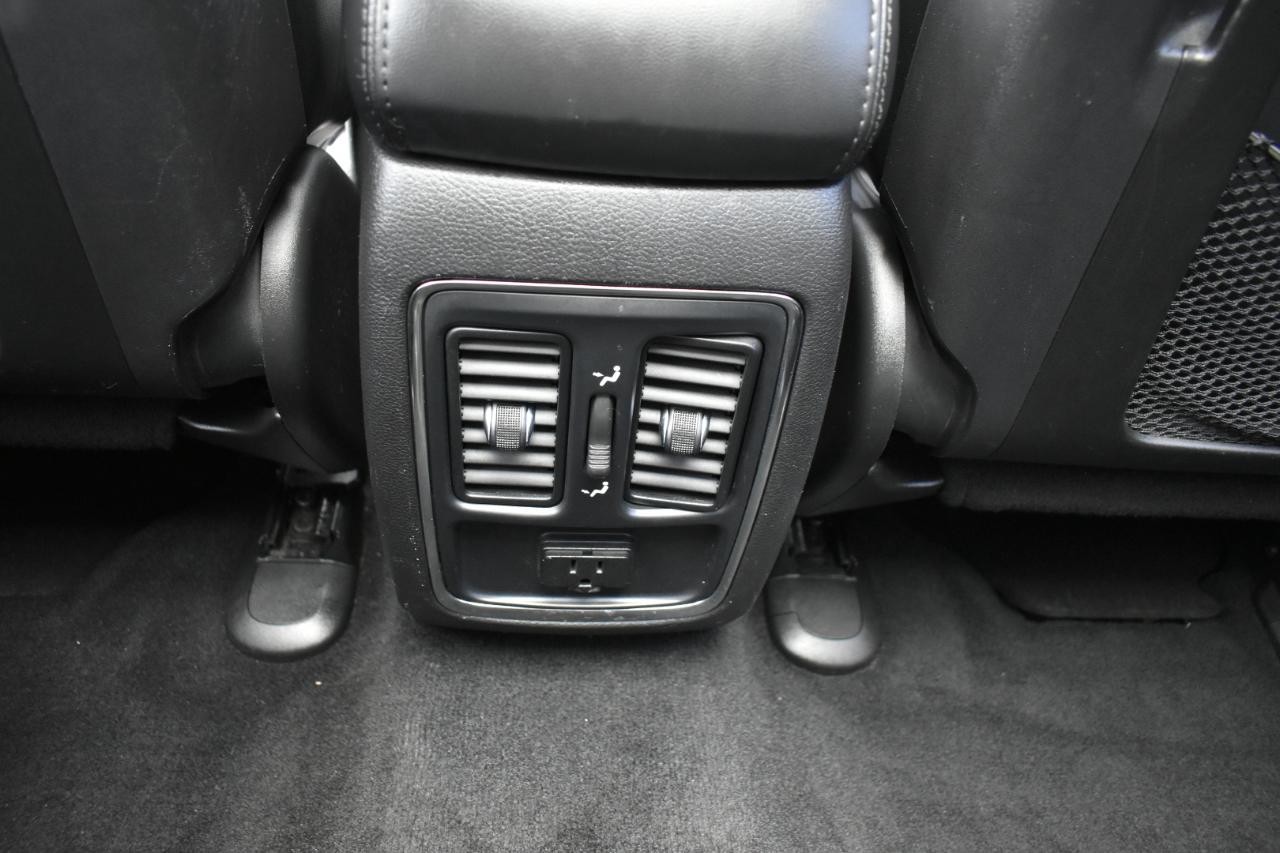 Jeep Grand Cherokee Laredo 2WD 2013