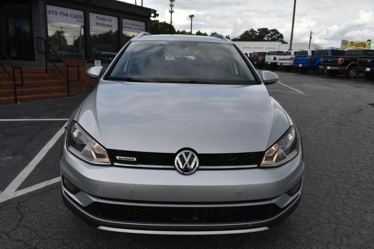 Volkswagen Golf Alltrack S 4D Wagon at 2017