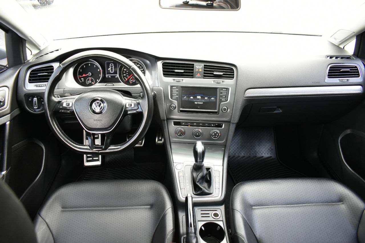 Volkswagen Golf Alltrack S 4D Wagon at 2017