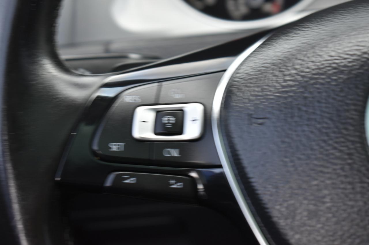 Volkswagen Golf Alltrack S 4D Wagon at 2017