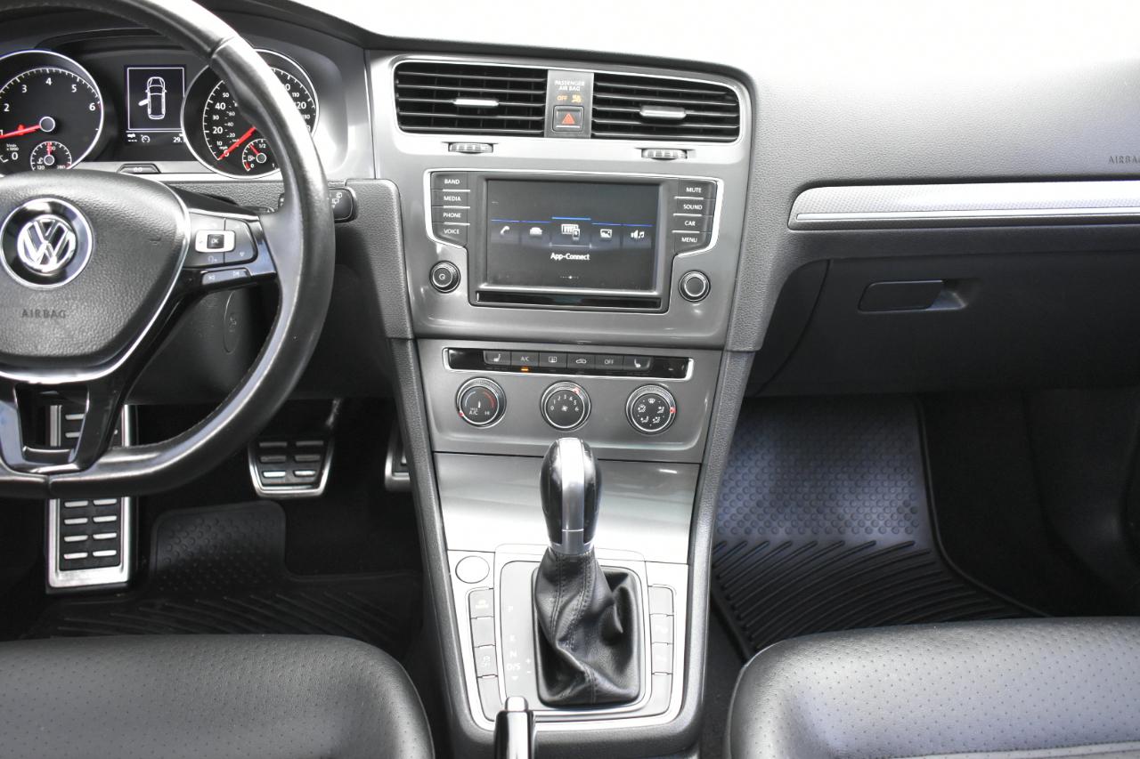 Volkswagen Golf Alltrack S 4D Wagon at 2017