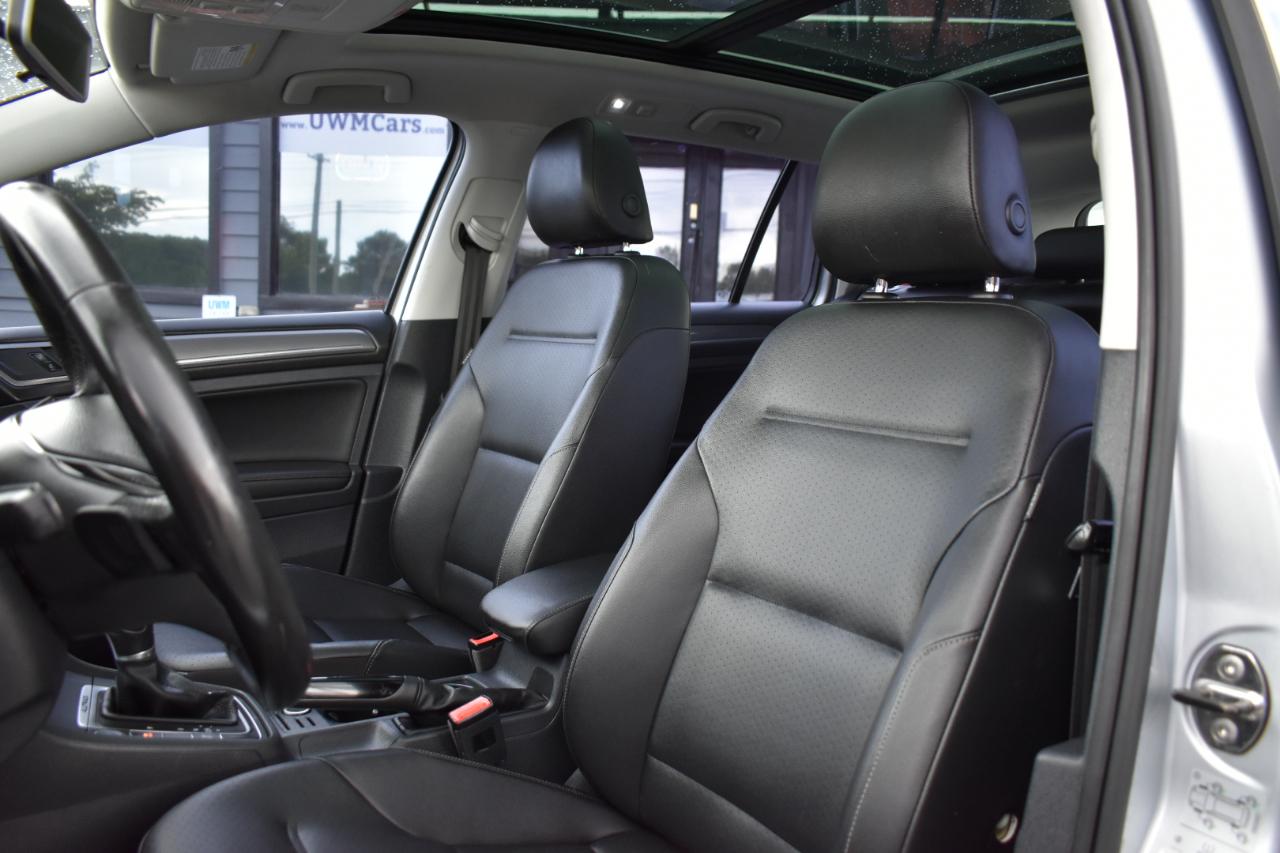 Volkswagen Golf Alltrack S 4D Wagon at 2017