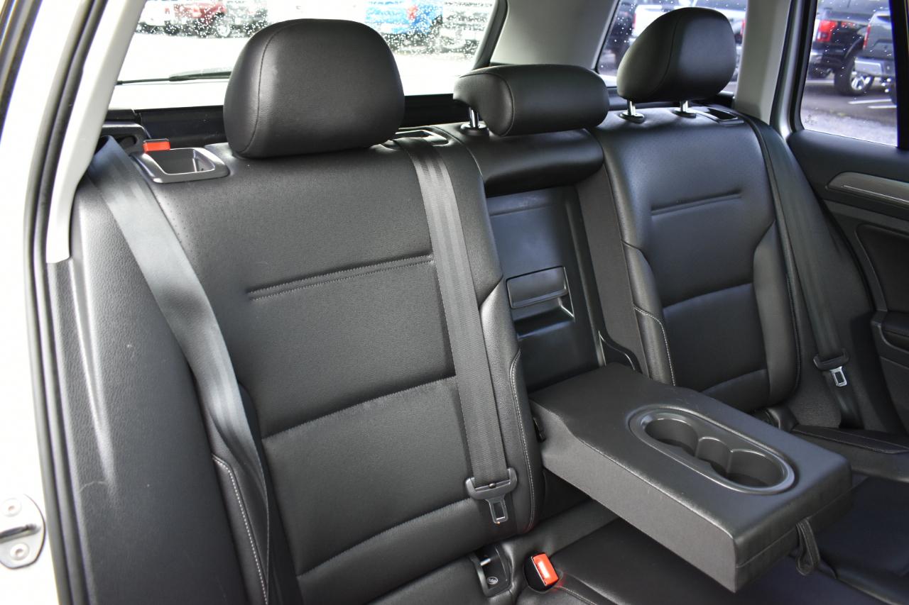 Volkswagen Golf Alltrack S 4D Wagon at 2017