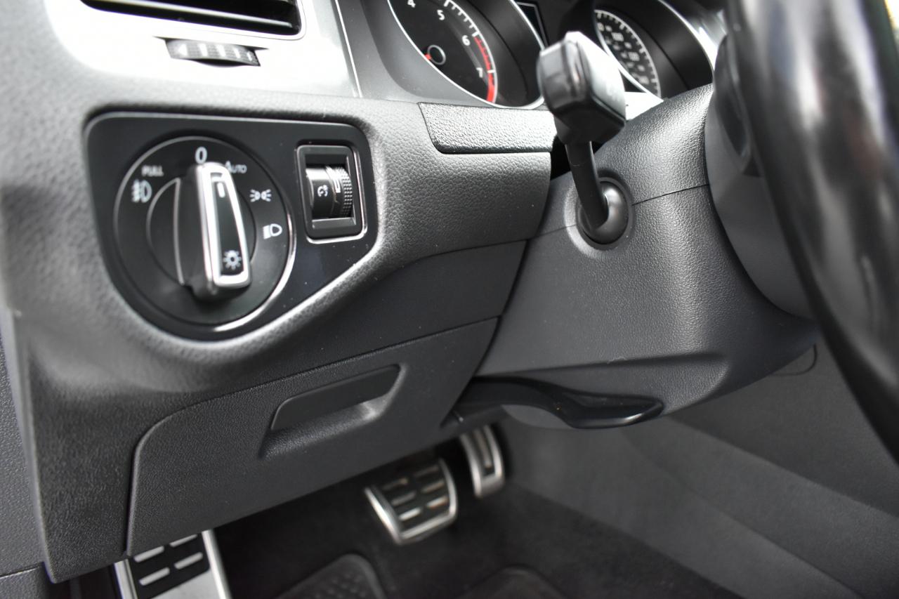 Volkswagen Golf Alltrack S 4D Wagon at 2017