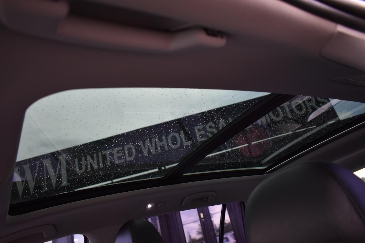 Volkswagen Golf Alltrack S 4D Wagon at 2017