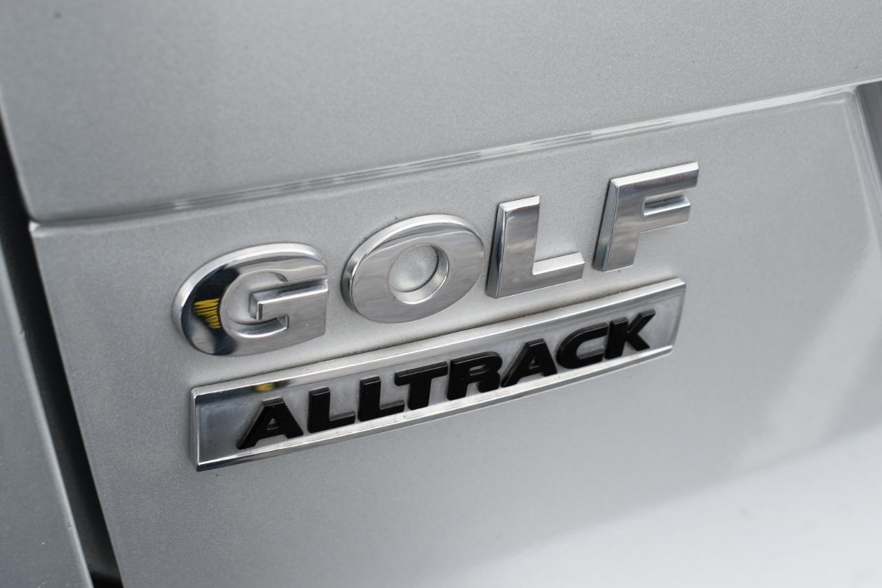 Volkswagen Golf Alltrack S 4D Wagon at 2017