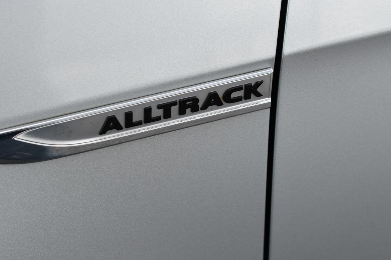 Volkswagen Golf Alltrack S 4D Wagon at 2017